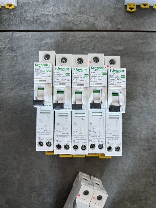 Sigurante Schneider Intreruptor Automat C10, C20 tablou sigurante