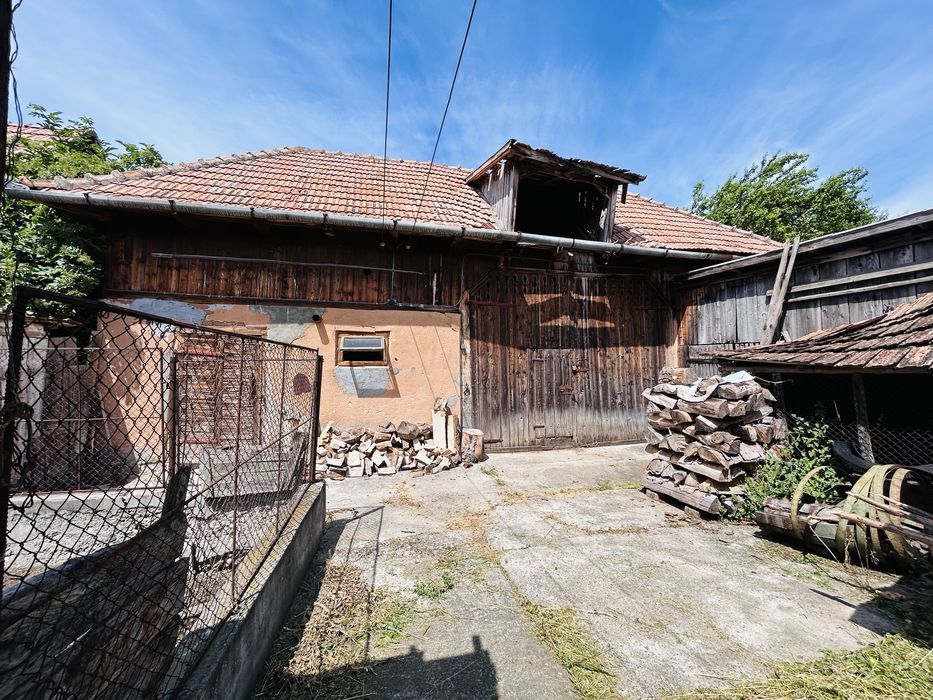 Casă cu teren de 891 mp de vânzare în satul Moldovenești, jud. Cluj