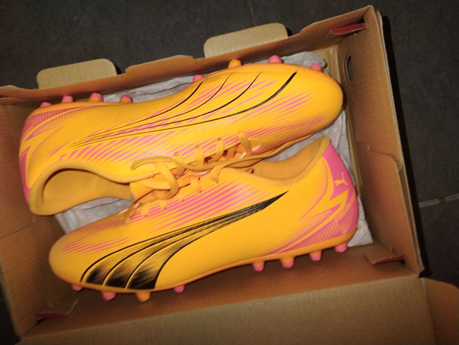 Футболни обувки puma чисто нови