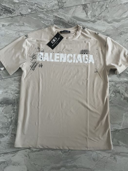 Tricou