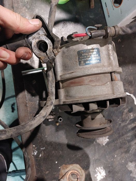 Алтернатор  свален от сеат толедо 1.6 бензин  94г