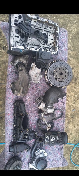 Vând Piese auto provenite de pe un motor Mercedes OM 651
