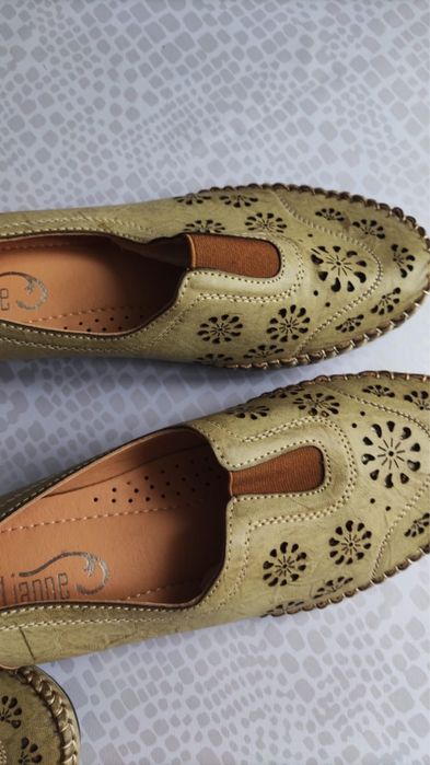 Кожаные туфли производства Сирия