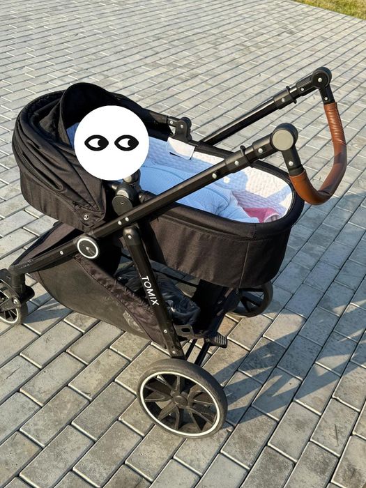 Продам недорого детскую  коляску ,два в одном