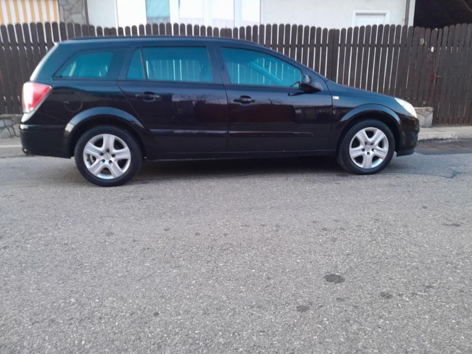 Opel astra 1.6 benzină 116cp,  fab 2010, euro 4,  navigație!