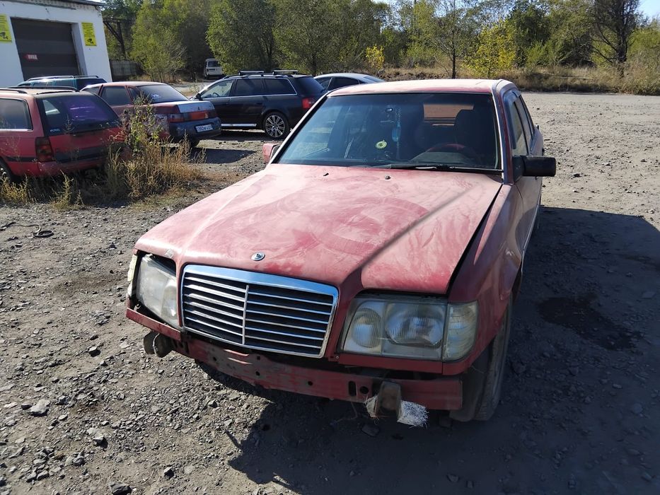 Продам Мерседес 220Е