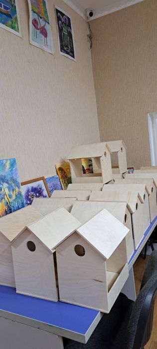 Скворечники, кормушка для птиц