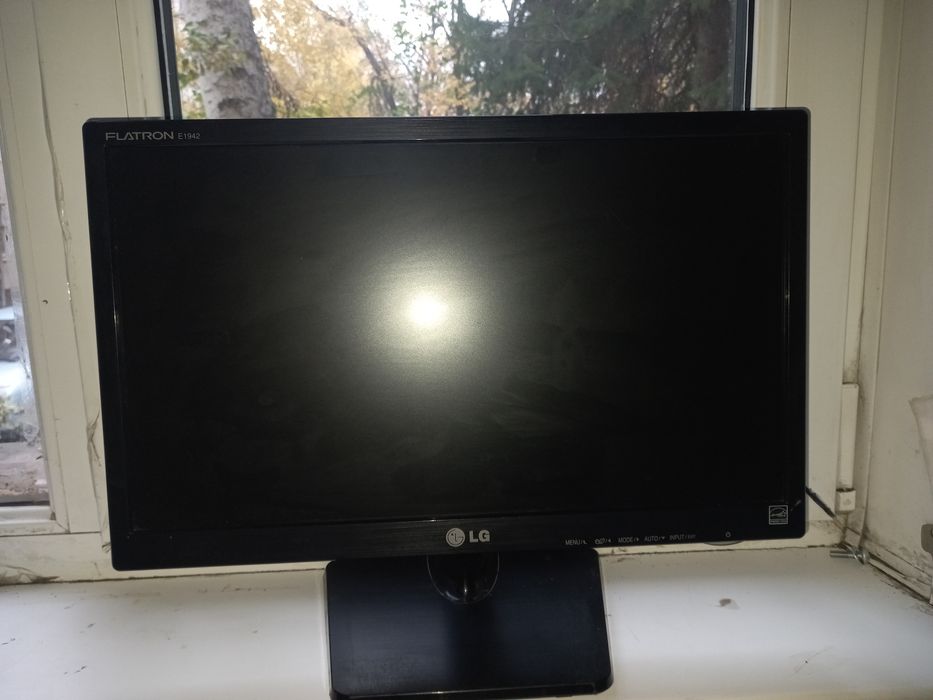 Продаю монитор LG