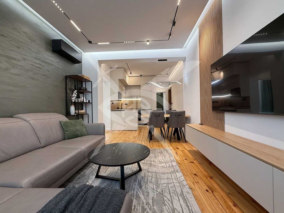 Дава се под наем Четиристаен апартамент в София, Център - 100 кв.м за 1645.77 € - Снимка #1