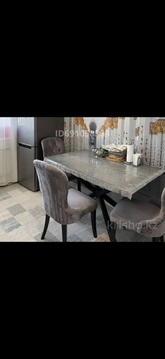 Продам стол и стулья