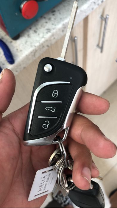 Chei Auto Multimarca Reparatii contacte Deblocari auto