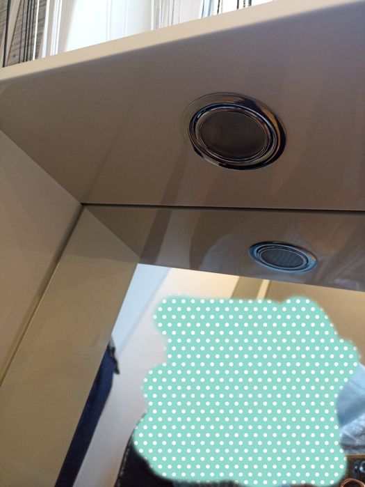 Шкафчик навесной в ванную