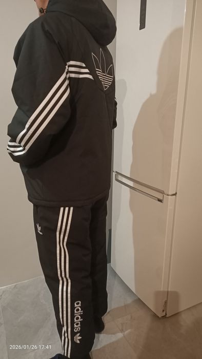 Продам спортивные костюмы