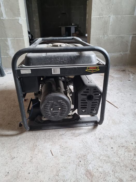 Бензиновый гениратор