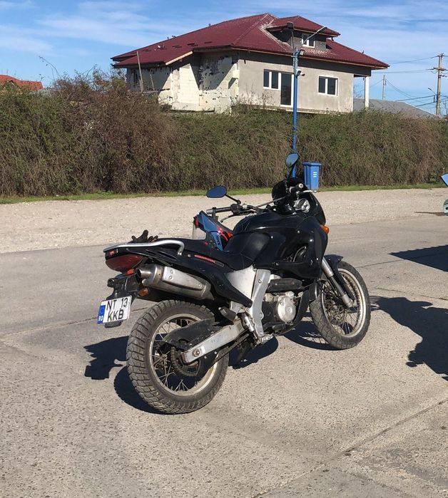 Vând Aprilia Pegasus