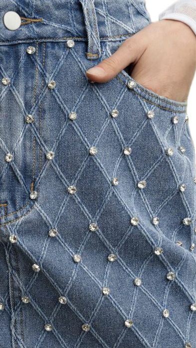 Дънкова пола с камъчета