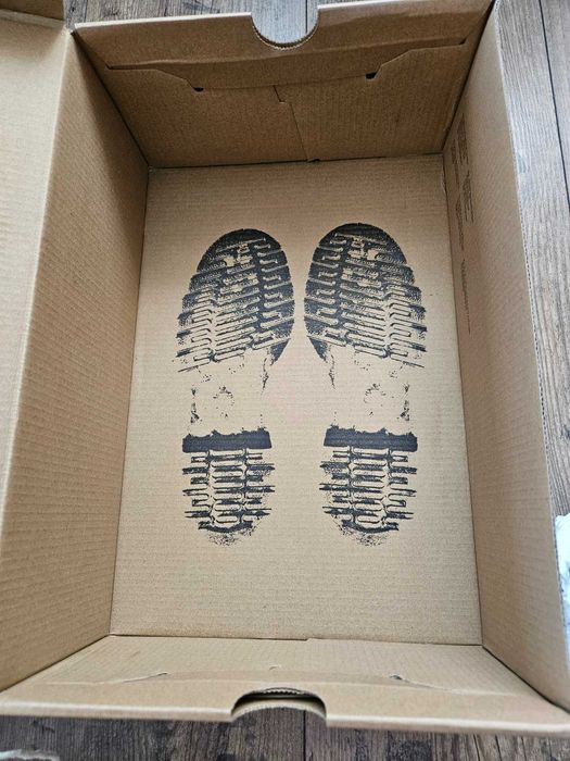 Bocanci Dr. Martens marimea 41 - noi cu eticheta - doar probati