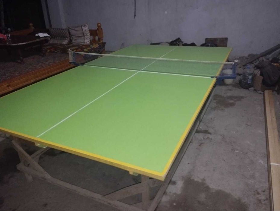 Stol tennisi sotiladi.