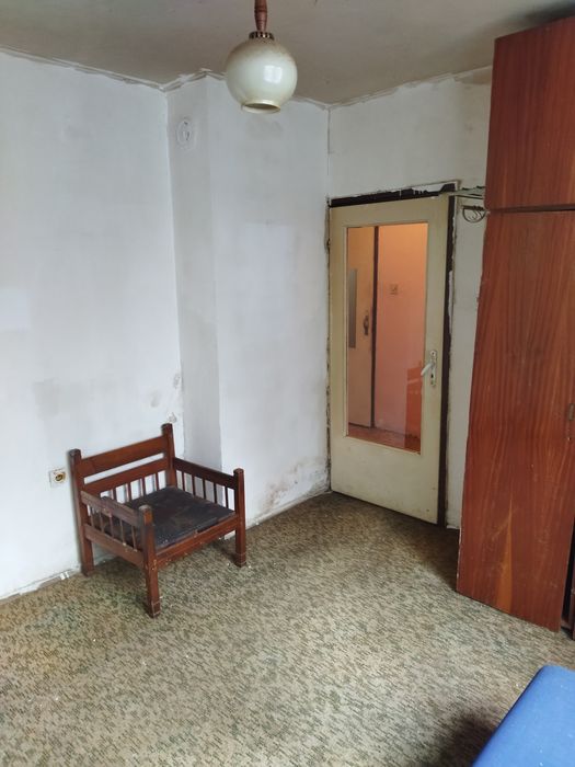 Продава двустаен апартамент в центъра на гр Смолян