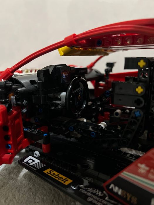 Продам Lego Ferrari 488 gte только в наличии