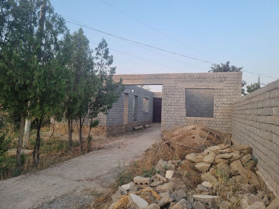 Ҳовли (қурилиши тугалланмаган)  сотилади. Ғузор тумани