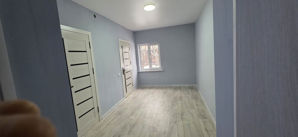 Olmaliqda srochno uy sotiladi. 6 sotix