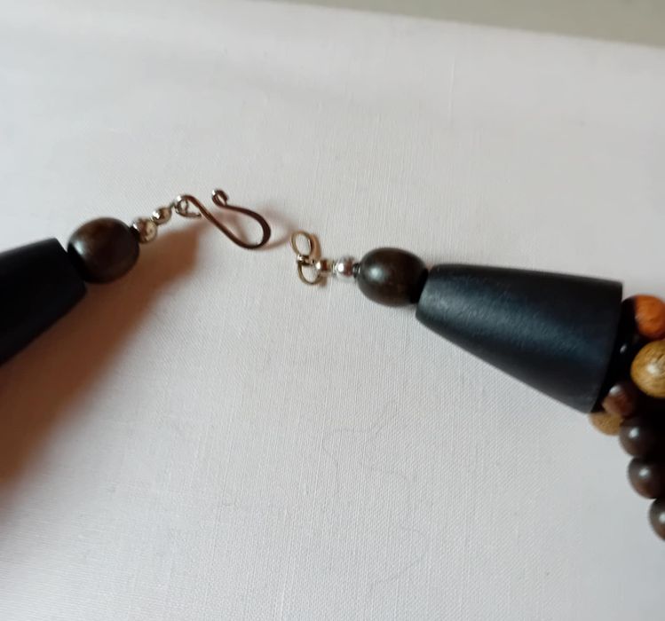 Colier Monies în stare foarte bună, fără defecte