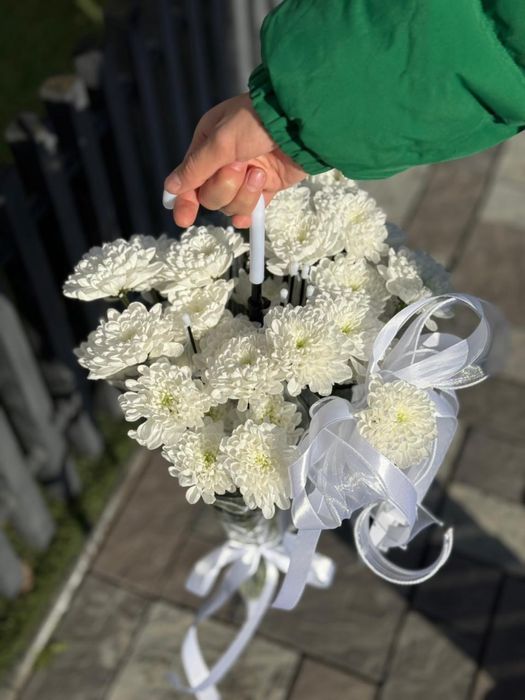 Цветы в зонтике в Павлодаре