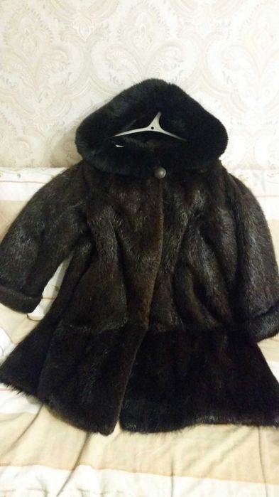 Шуба. Мех нутрия. С дефектом