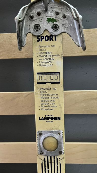 Продам лыжи 2 комплекта