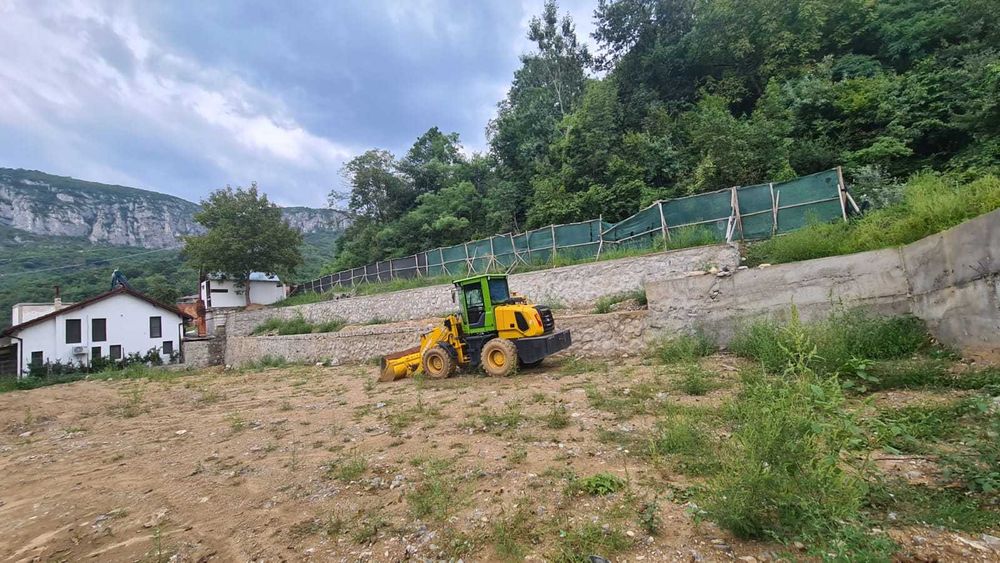 Vand teren intravilan 1100 mp. in Pecinisca, Baile Herculane ideal pentru Pensiune, Hotel sau Strand!