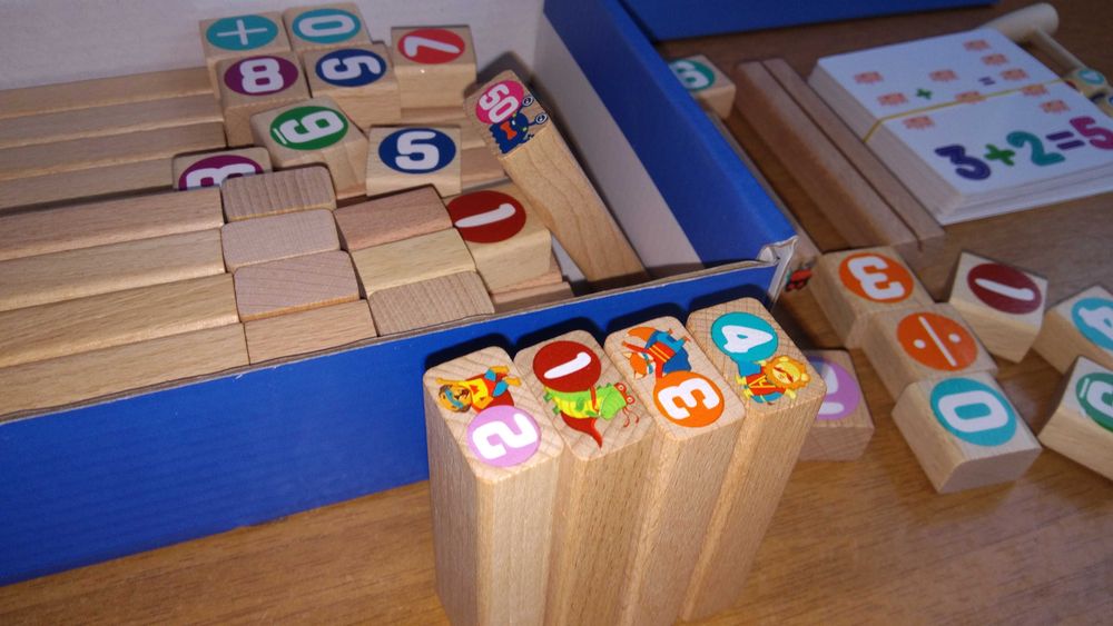 НОВО! Дървена дженга с числа, животни, чук, зарове и карти Wood Jenga