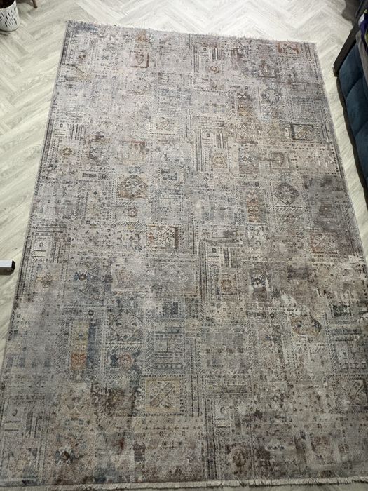 Продам ковер в отличном состоянии