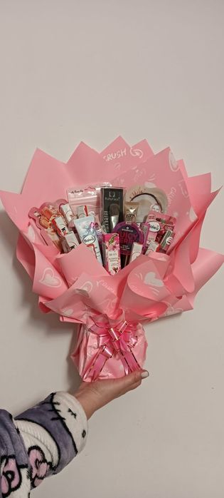 Buchete personalizate – dulciuri & cosmetice