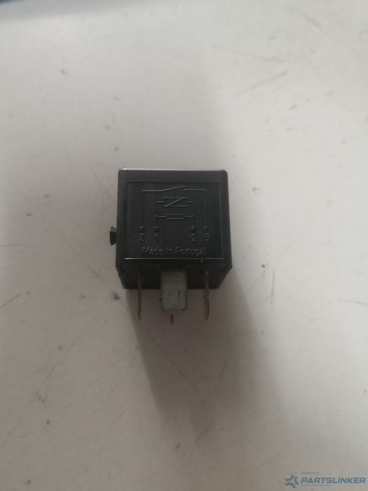 Releu Audi A8 Iii (4H2, 4H8, 4Hc, 4Hl) [ 2009 - 2018 ] Oem 105022A