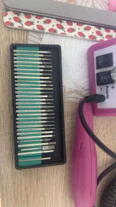 Set pentru unghii cu gel