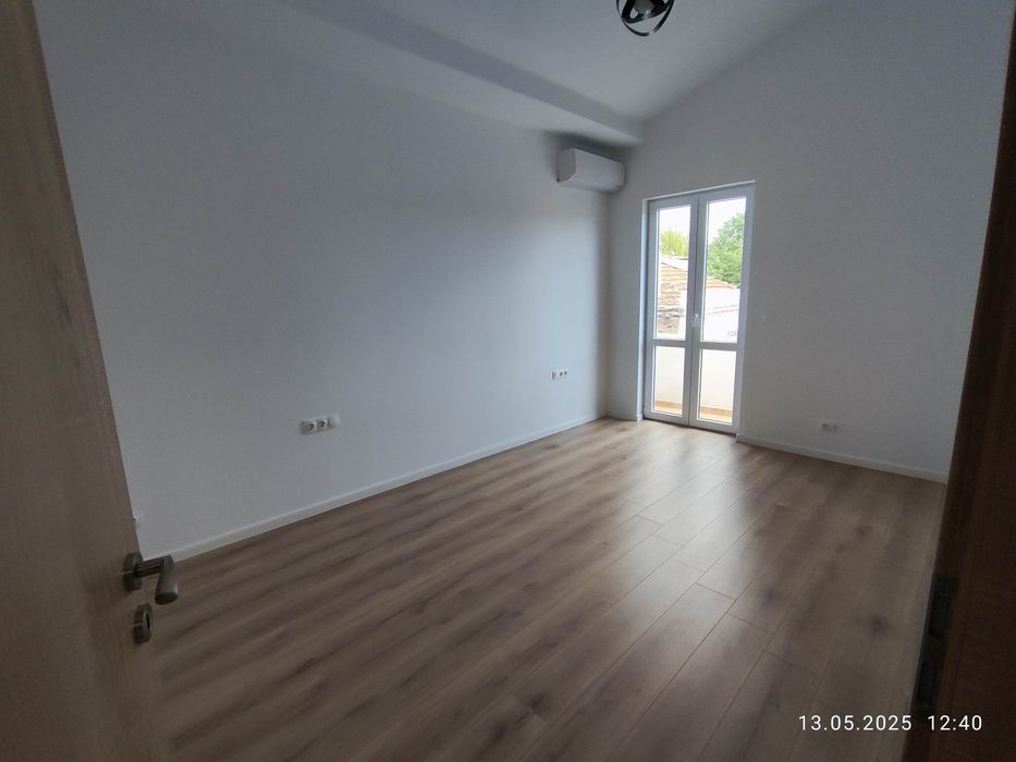 Продава се Четиристаен апартамент в Варна, Операта - 120 кв.м за 11 €/кв.м - Снимка #4