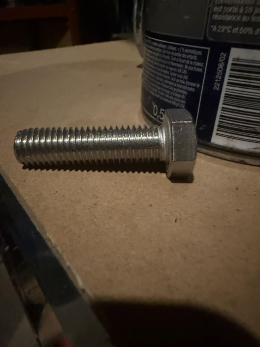 Крепежни елементи – болтове, гайки и шайби (галванизирани)