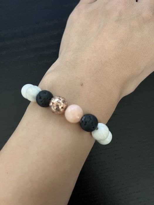 Гривни от естествени камъни