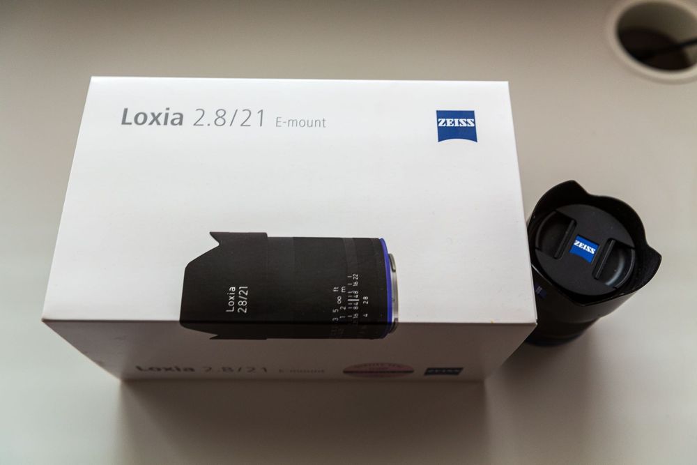 Продавам Zeiss Loxia 21/2,8