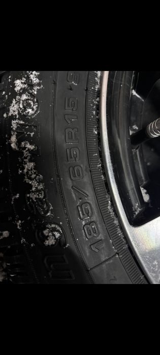 Продам диски с резиной R15