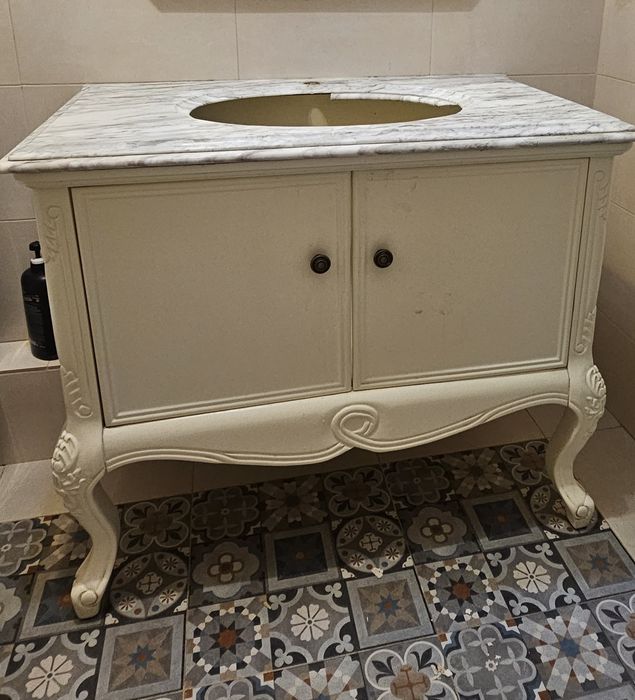 Продам тумбу с раковиной