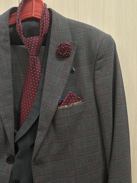 Костюм  тройка классический