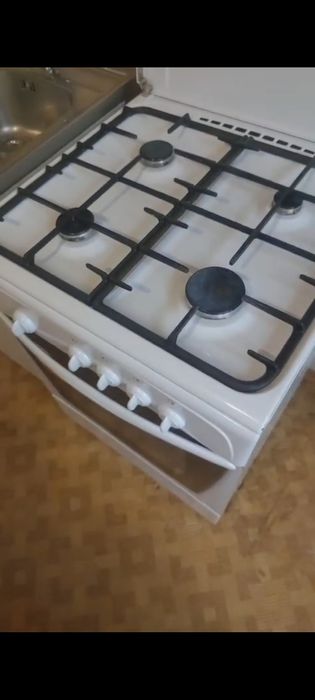 Газовая плита   как новая