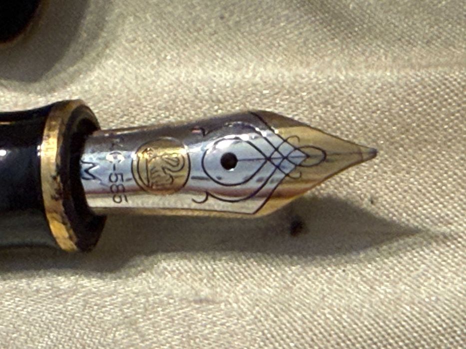 Stilou Pelikan Souveran M600, penita M aur 14K,