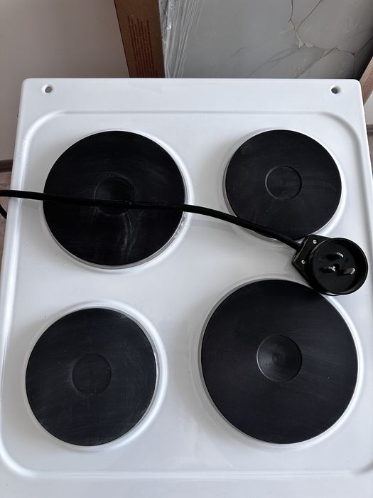 Продам плиту 4 конфорки