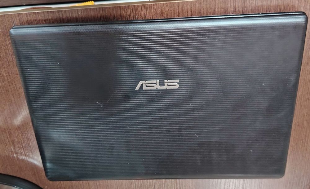 Laptop asus 19 inch