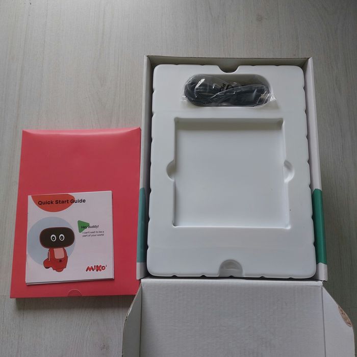 [PREMIUM] Miko 3 – Най-умният AI Робот за деца | STEAM Обучение