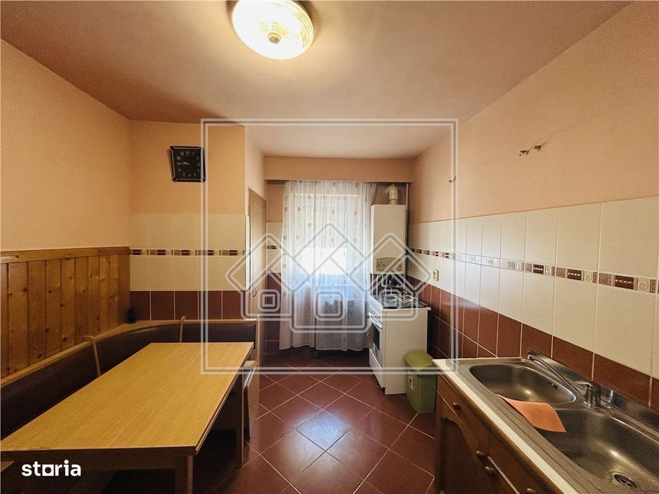 Ap decomandat, 3 camere, 2 balcoane - Zona Turnisor
