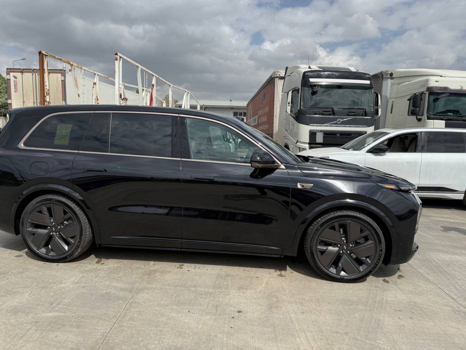 Lixiang L9 Ultra новая без пробега.